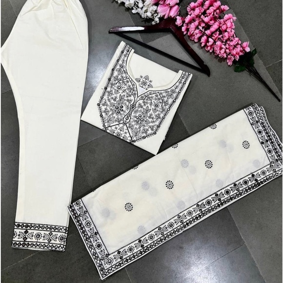 Lunching New Đěsigner Party Wear Top, Bottom With Dupatta With Heavy Embroidery - Picture 5 of 5